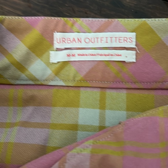 Adorable plaid skirt by Urban Outfitters! - Picture 2 of 6